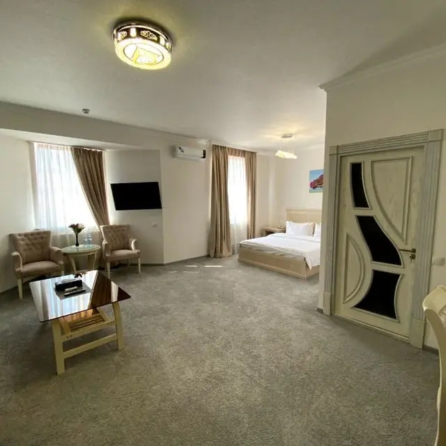 Alexander Hotel