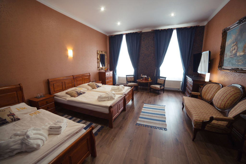 Hotel Bristol - Historic Elegance