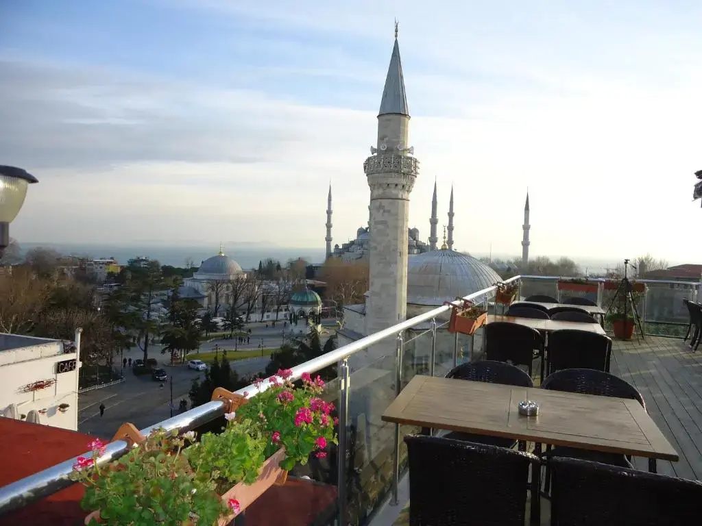 Lapis Inn Hotel & Spa