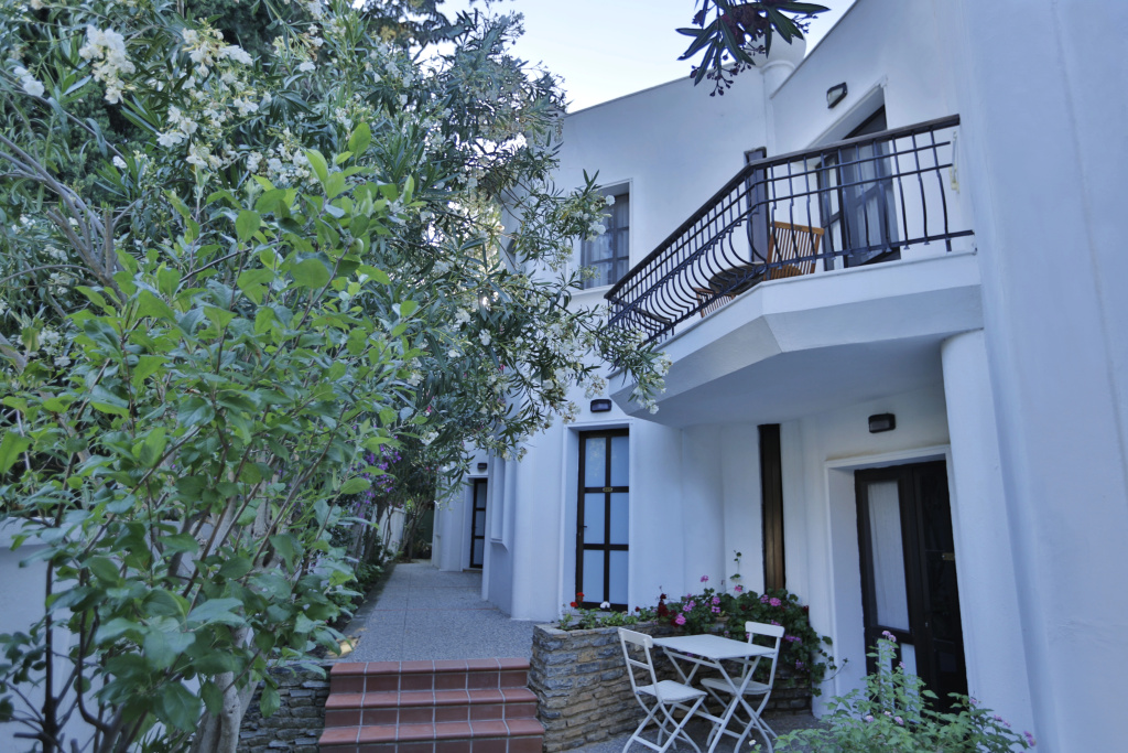 Отель Torbahan & Beach Club