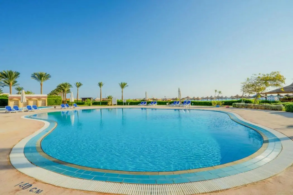 Ivy Cyrene Island Aqua Park Resort