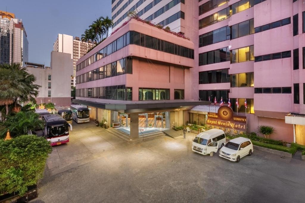 Royal Benja Hotel - Big Rooms, Family Friendly