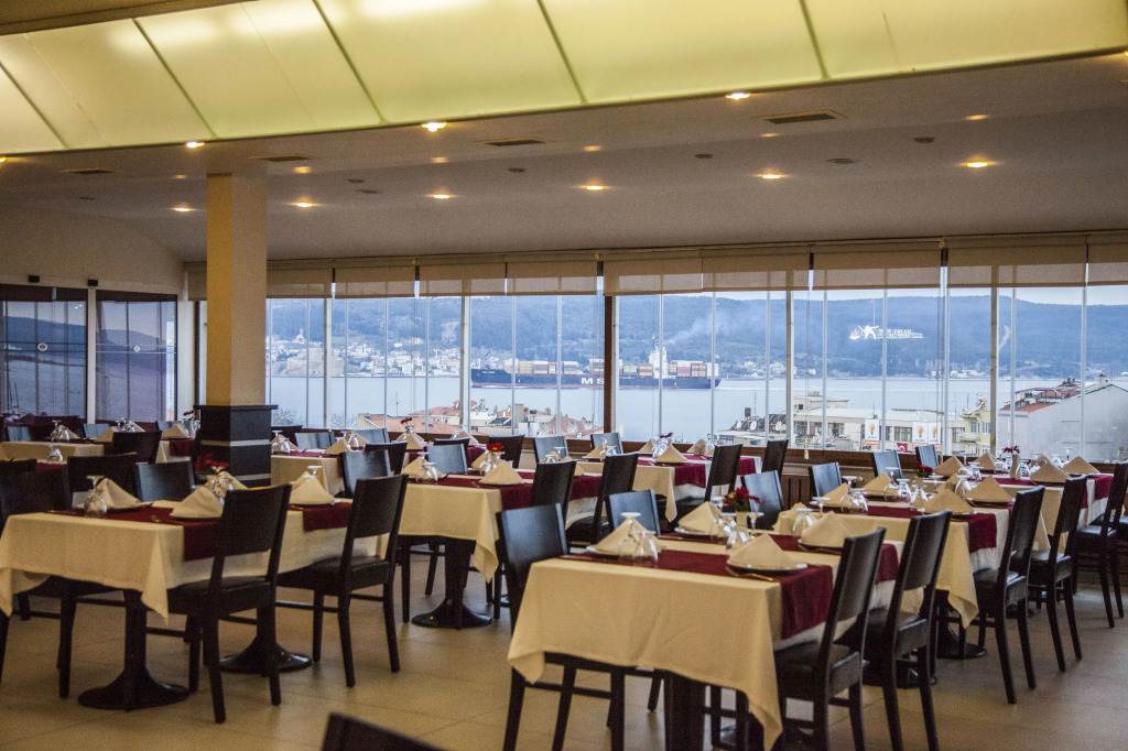 Çanak Hotel