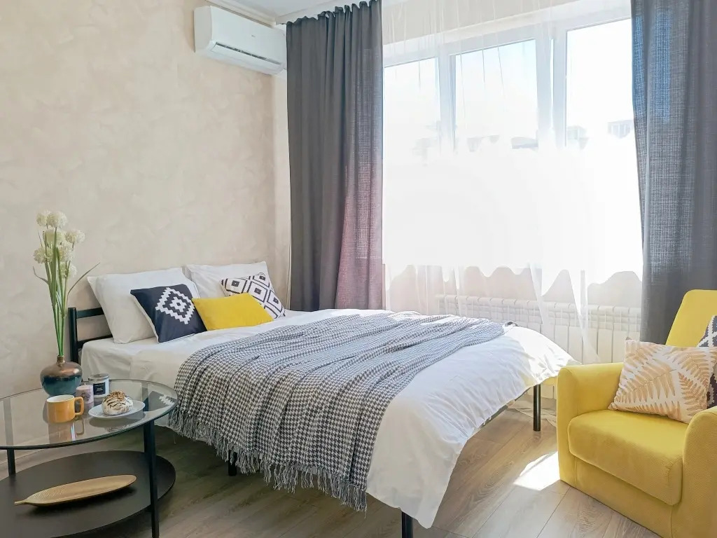Апартаменты Aura сети DeNewHome в центре Левого берега