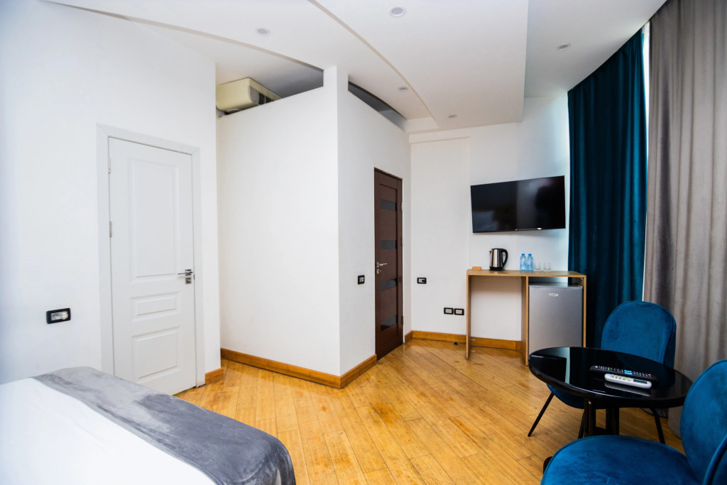 Hotel Friendly YVN