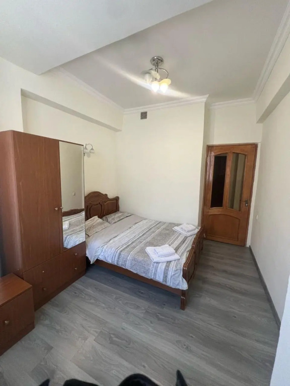 Квартира The apartment is located on Republic Square. It has one living room and one bedroom