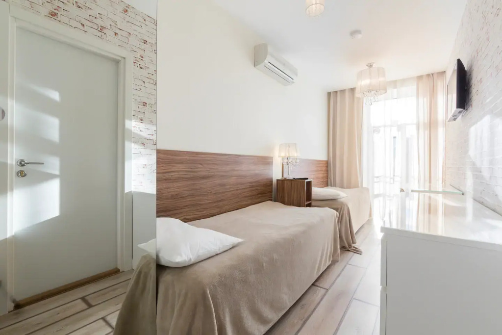 Perfect 5 Room For Groups Of 12 Apartments