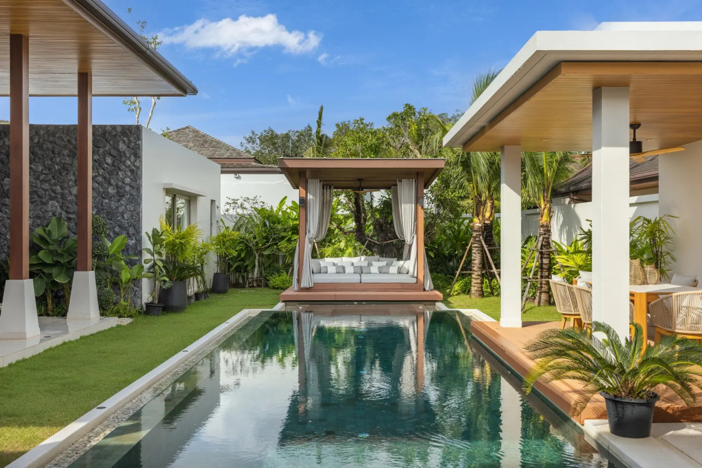 Luxury 4BR Rua Pool Villa Botanica Prestige