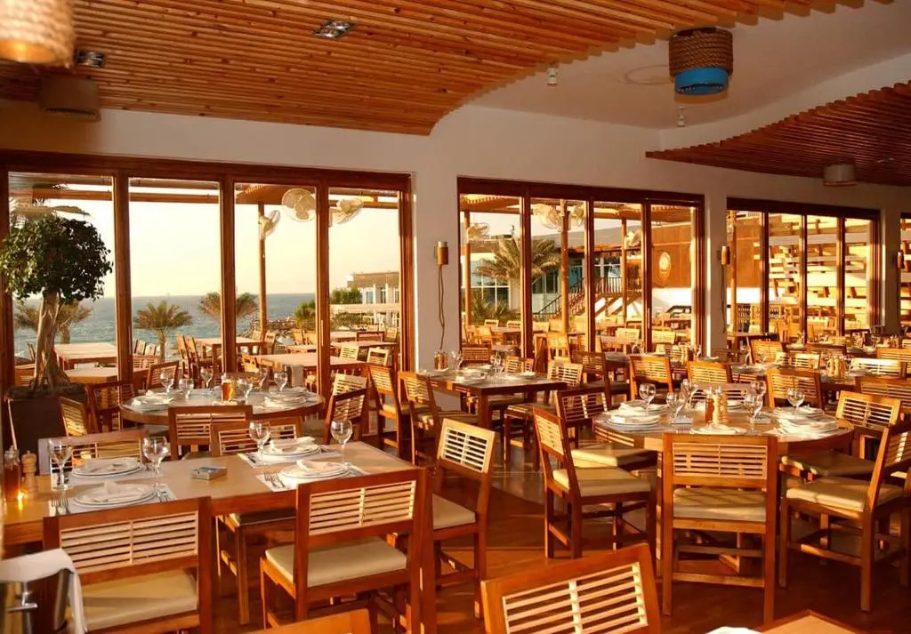 Отель Dubai Marine Beach Resort & Spa