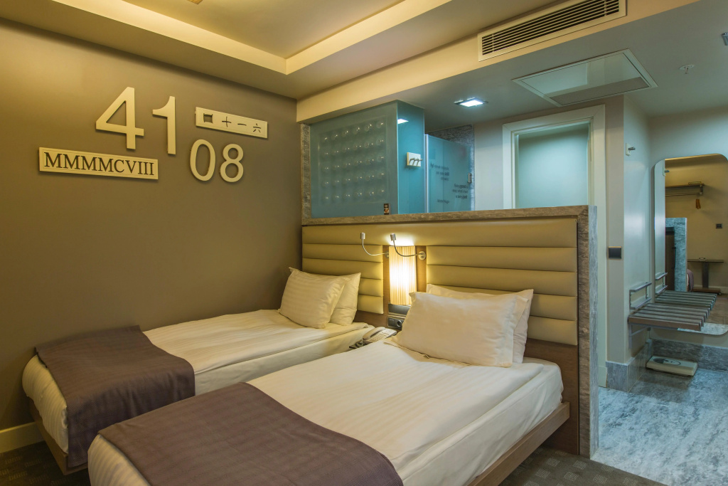 Отель Ramada by Wyndham Istanbul Pera