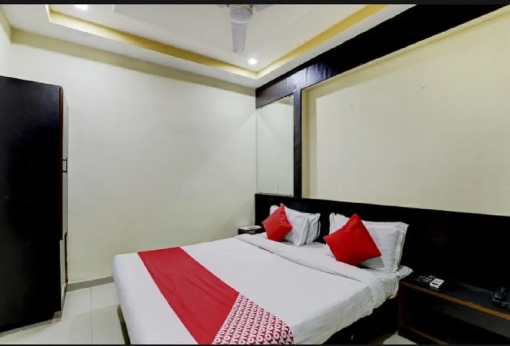 Hotel Krishna Lake