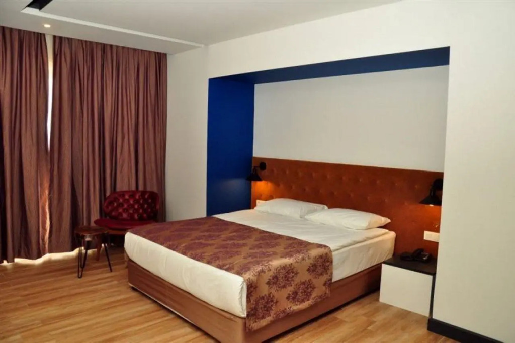 Sey Beach Hotel & Spa