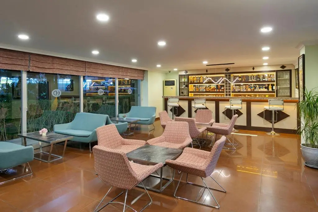 Lara Dinc Hotel