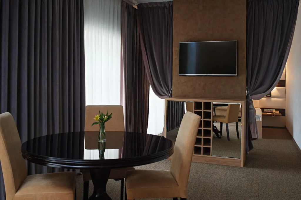 4 ★ Отель Aura CityHotel