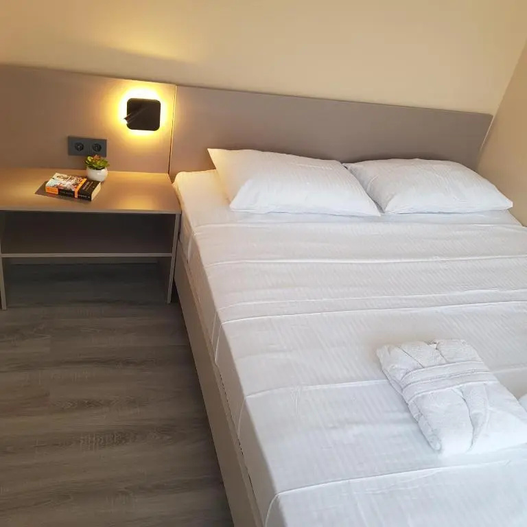 Chernyi Slon Hotel
