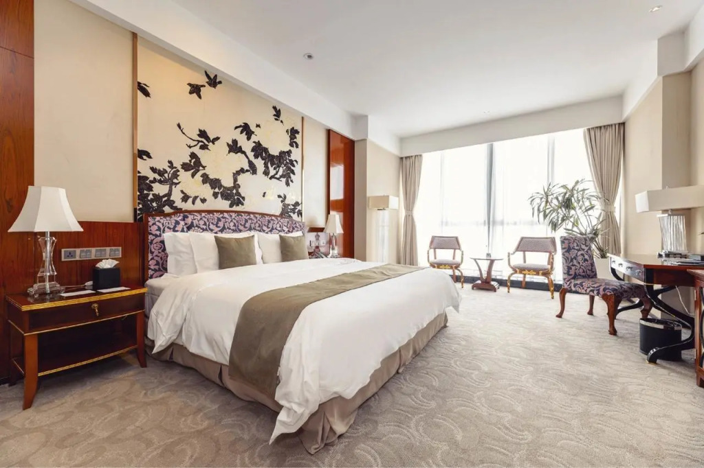 Отель Hotels & Preference Hualing Tbilisi