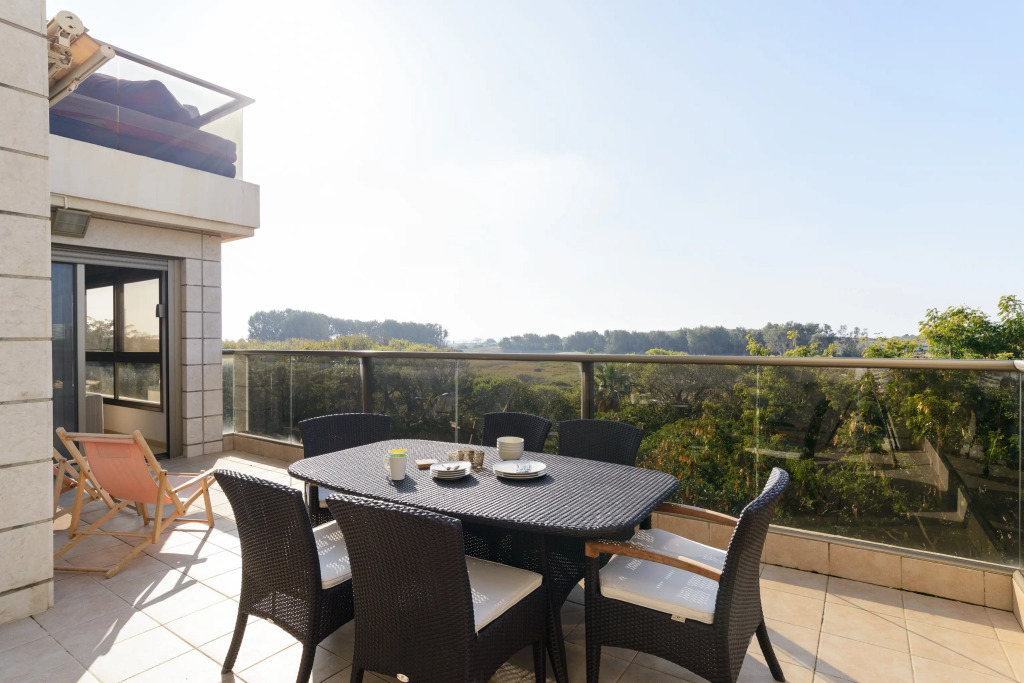 Апартаменты Comfort with Terrace & View over the Hills by FeelHome