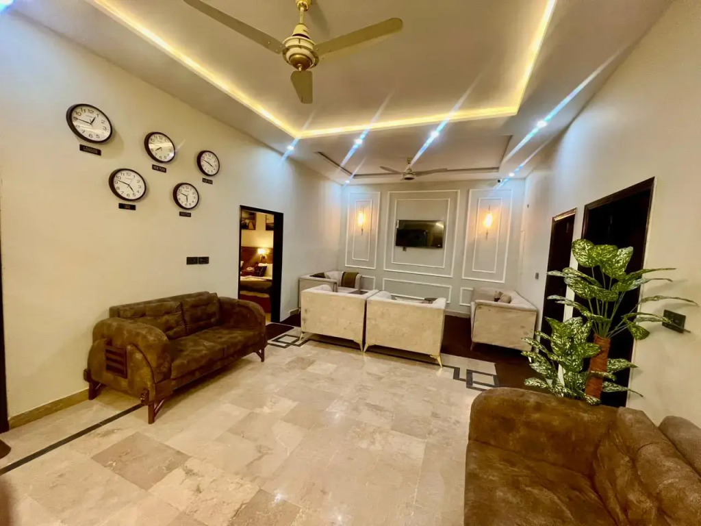 Ночлег и завтрак (B&B) BNB Royal inn Chalet