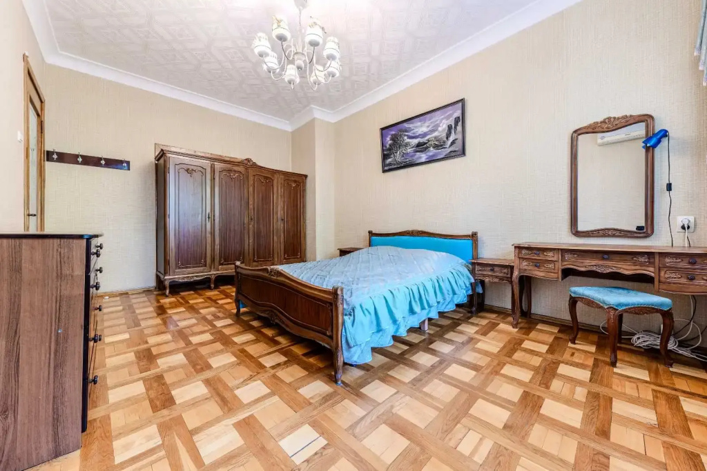 Квартира в Тихом центре Парк Челюскинцев 4 ком.кв.