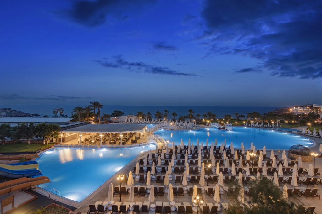 Acapulco Resort Convention SPA Hotel