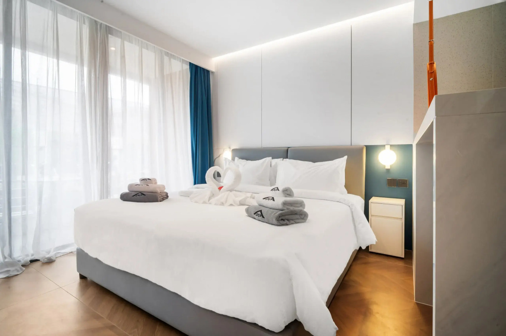 Апартаменты Resort Stylish Beachfront Studio A110 Layan