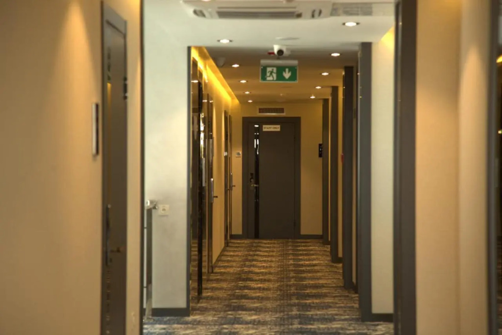 UNIQUE HOTEL