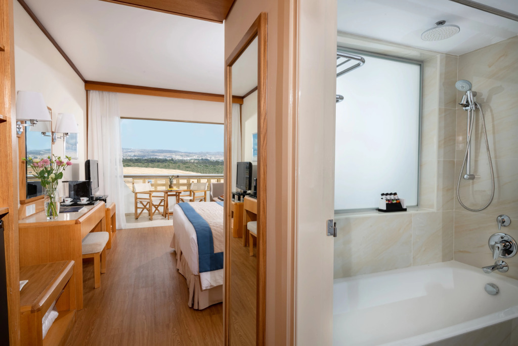 Отель Constantinou Bros Athena Royal Beach