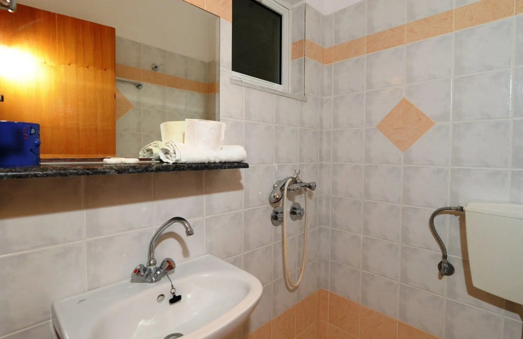 Отель Pharos Rooms
