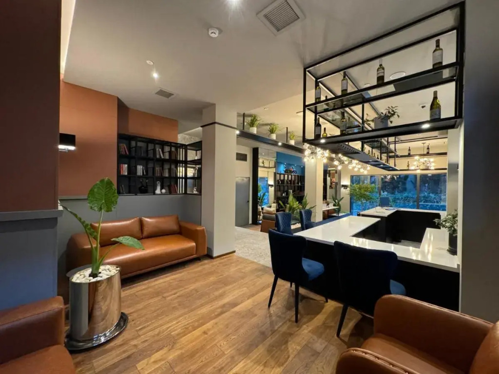Отель Design Hotel & Private Spa - Tbilisi Edition