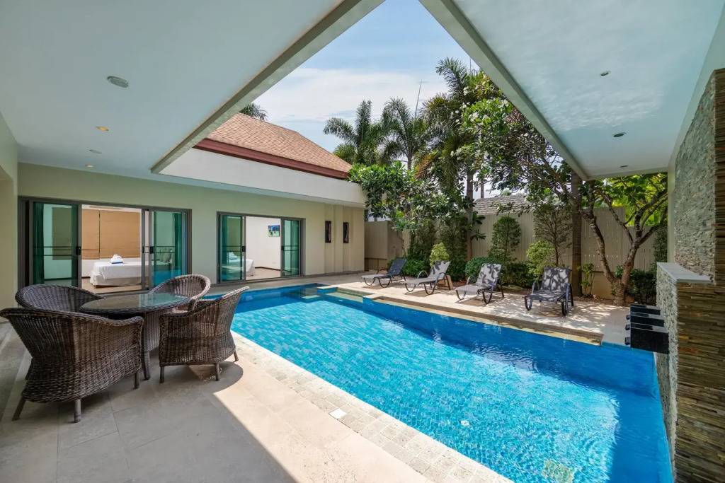 Villa Bond 3BR Private Pool Near Naiharn Beach