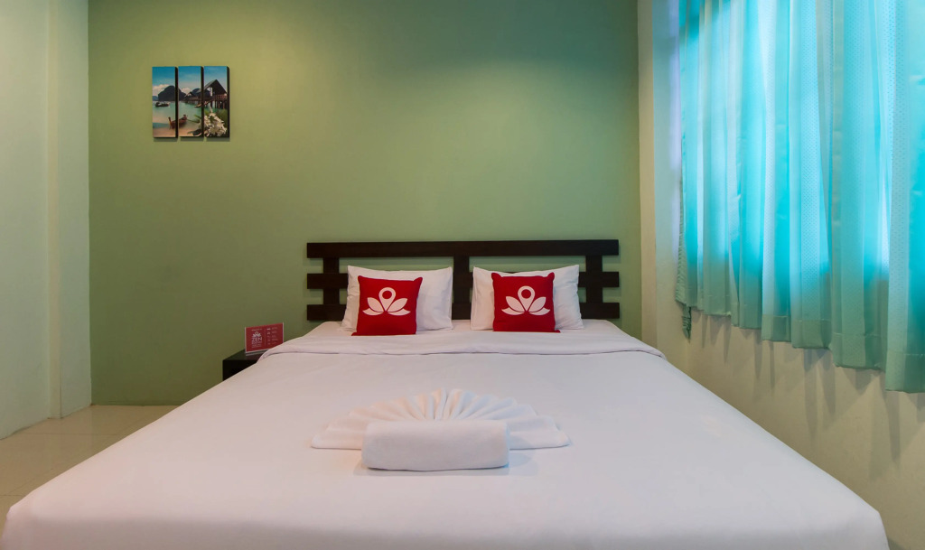 Отель ZEN Rooms Mahachai Khao San