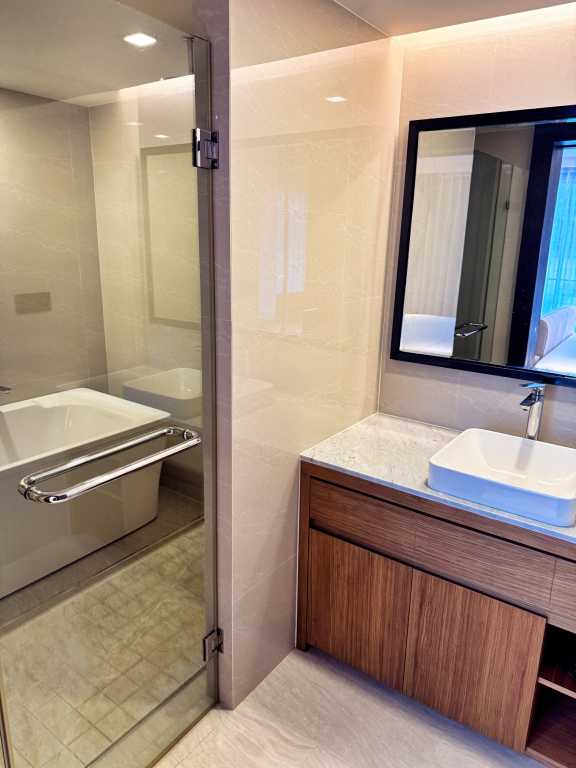 Квартира New stylish studio 45 sq min La Vita 5*