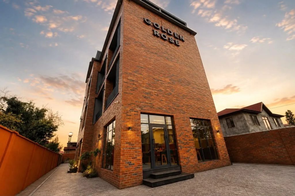 Отель Golden Rose Hotel