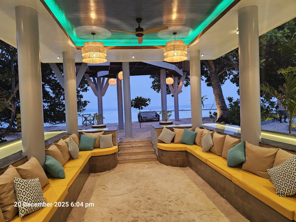 Отель Island Luxury Retreat Maalhos