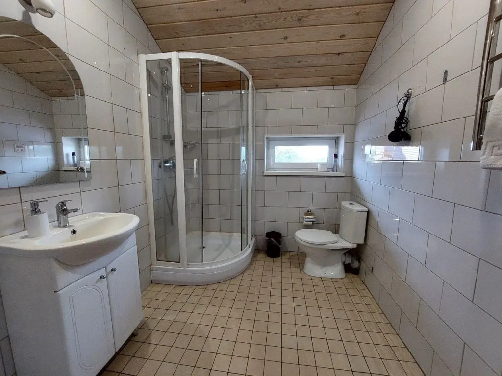 Titan 5 Hibinyi Cottage