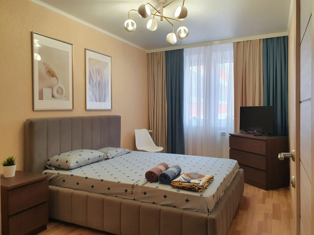 Квартира Виталий HouseRent Трёхкомнатная по ул. Рината Галеева,35