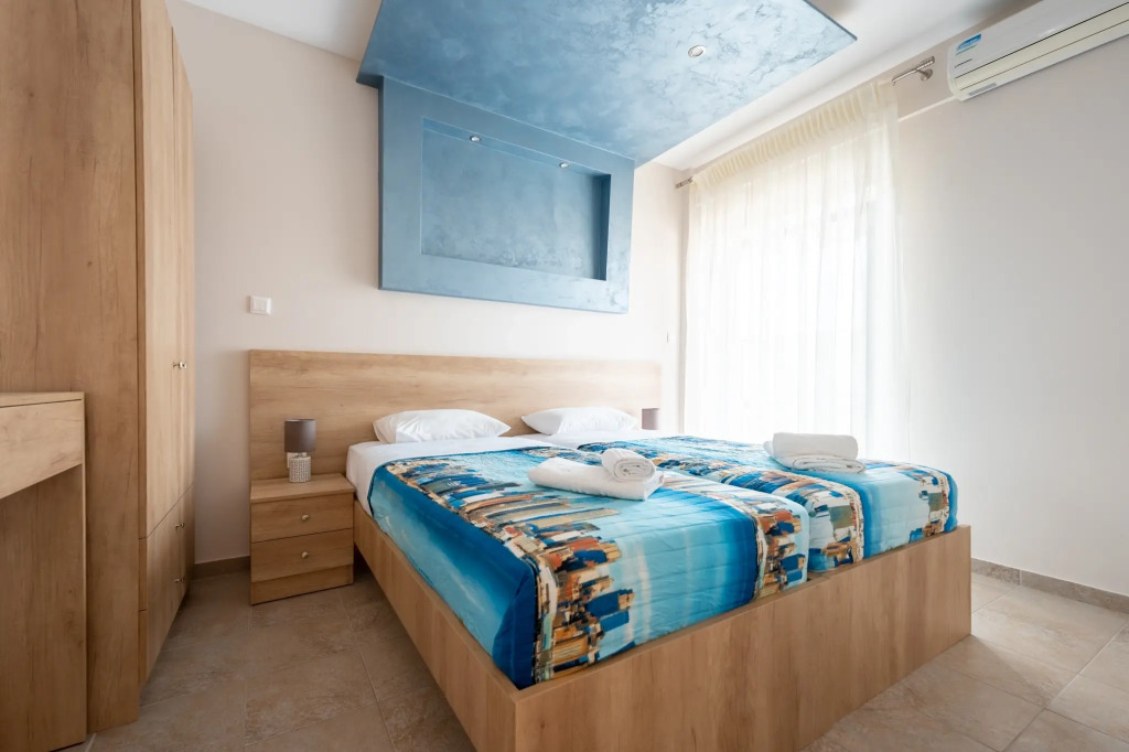 Milonas House Apartments