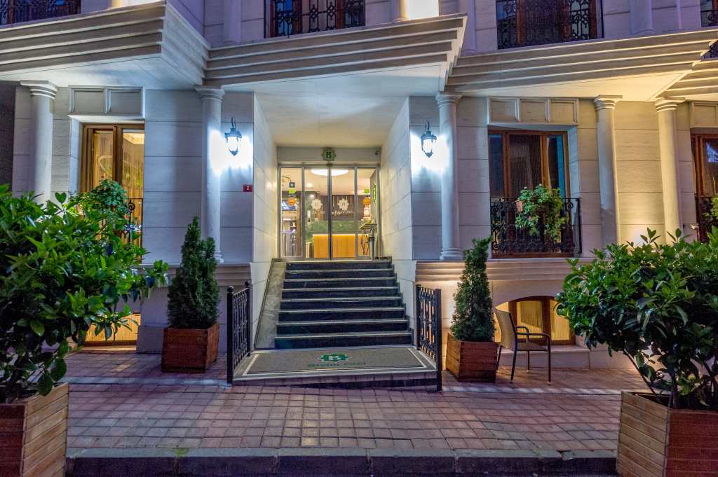 Bizim Hotel
