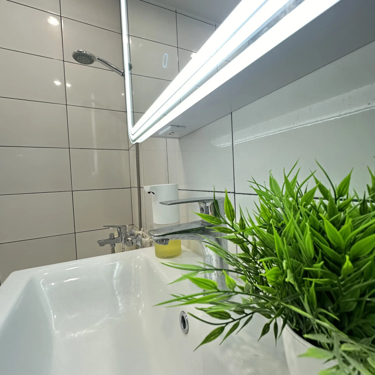 U Metro Kantemirovskaya Flat