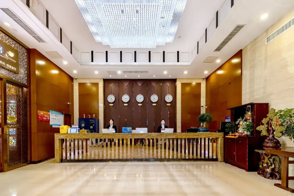 Отель Tomorrow Wuzhou Beijing West Railway Station Lize Business District