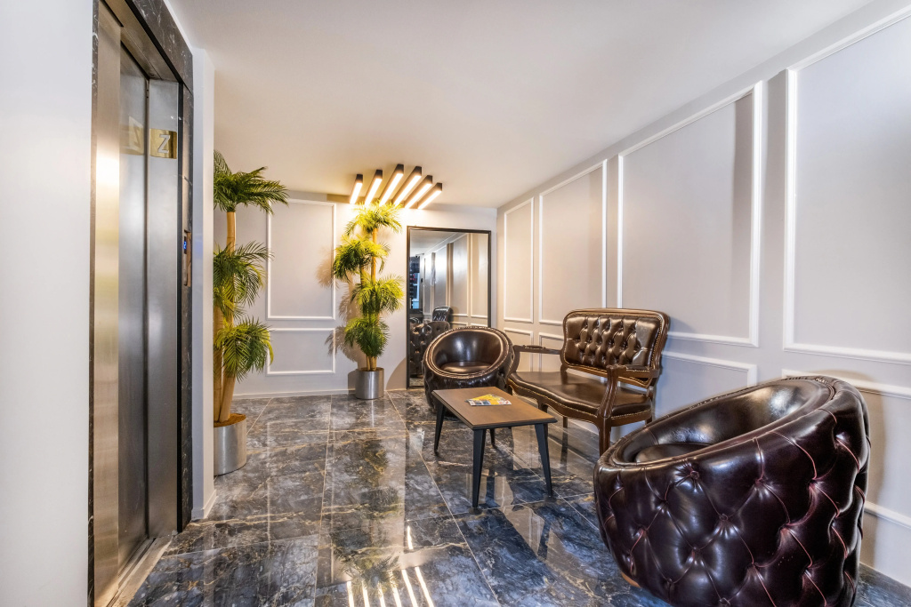 The Queen Hotel