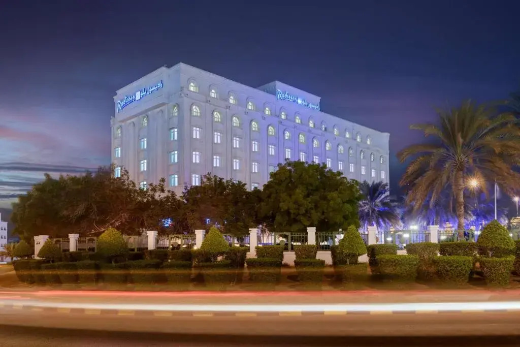 Отель Radisson Blu Hotel, Muscat