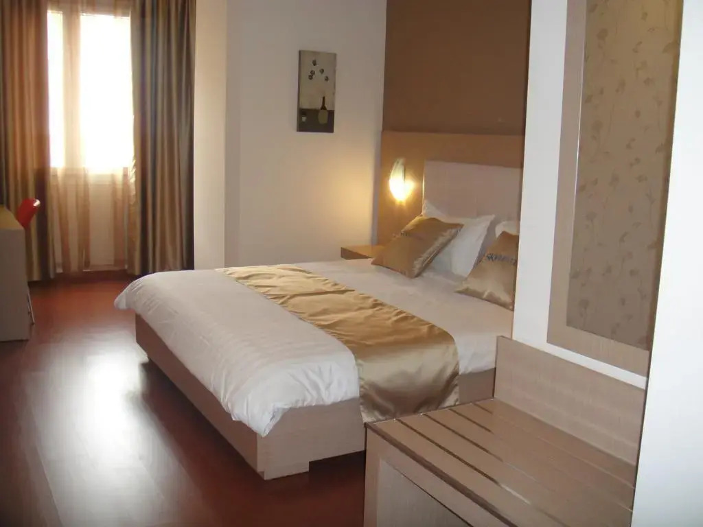 Sky 2 Hotel Tirana