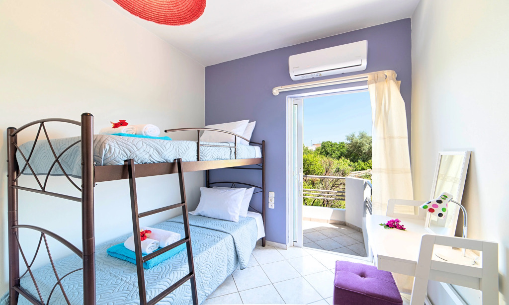 Вилла Chania City Heated Pool