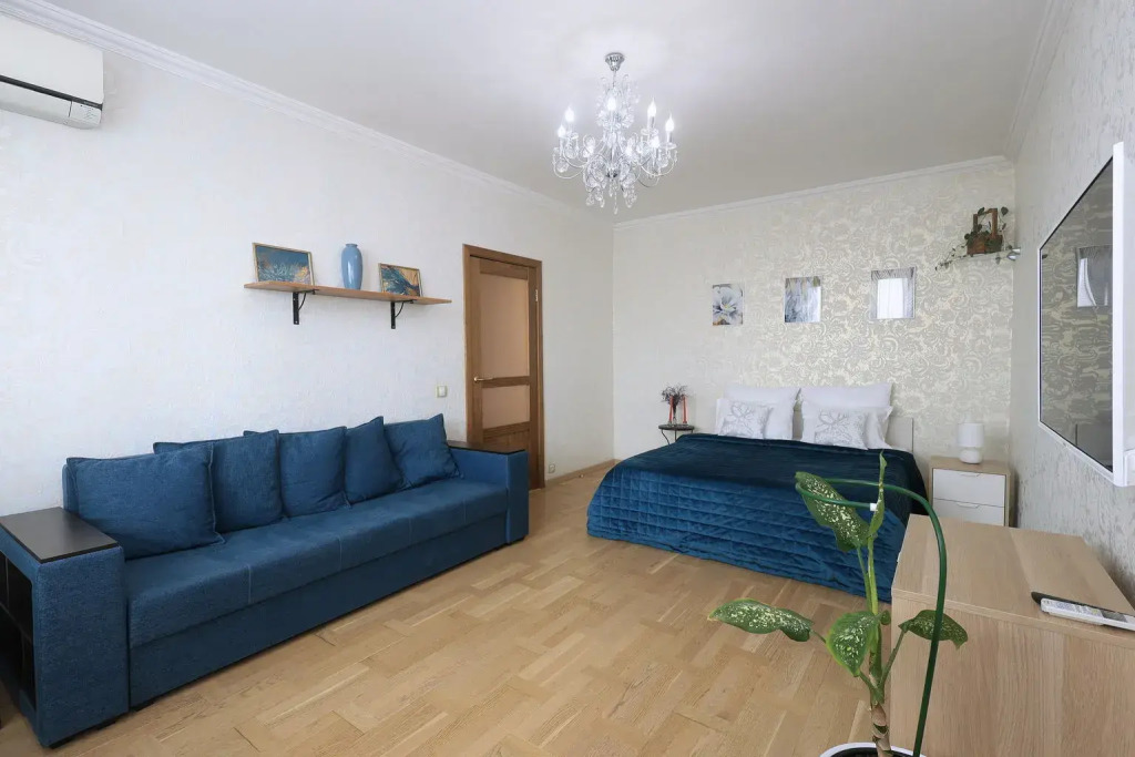 Snimite Eto Nemedlenno Flat