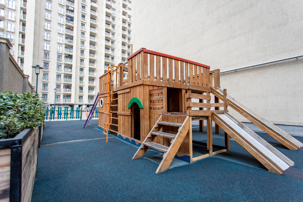 Apartments with a Scenic View of Mtatsminda and the City Skyline
