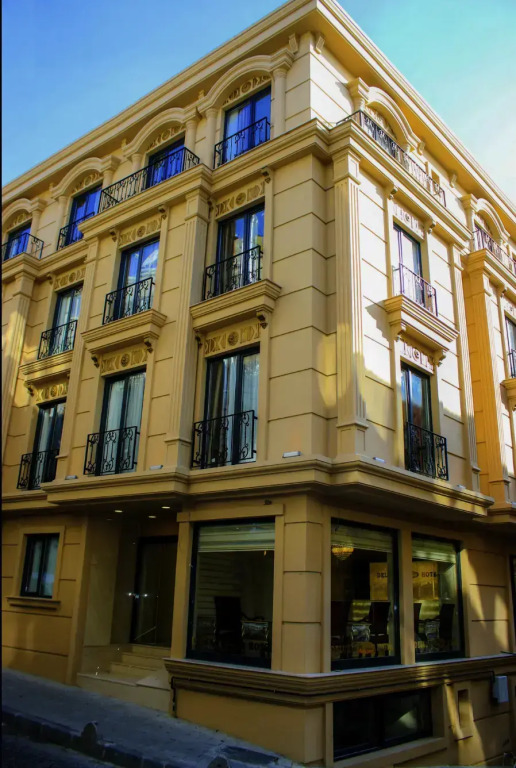 Deluxe Newport Hotel - Old City