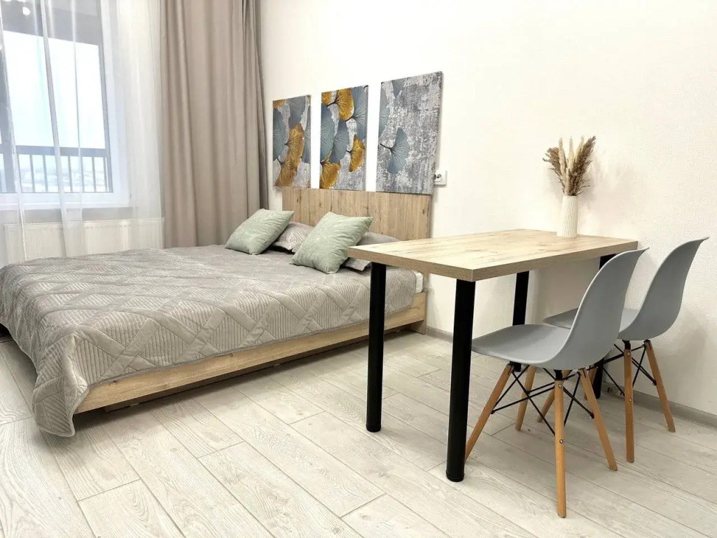 Апартаменты EasyGuest с лоджией в ЖК Стрижи