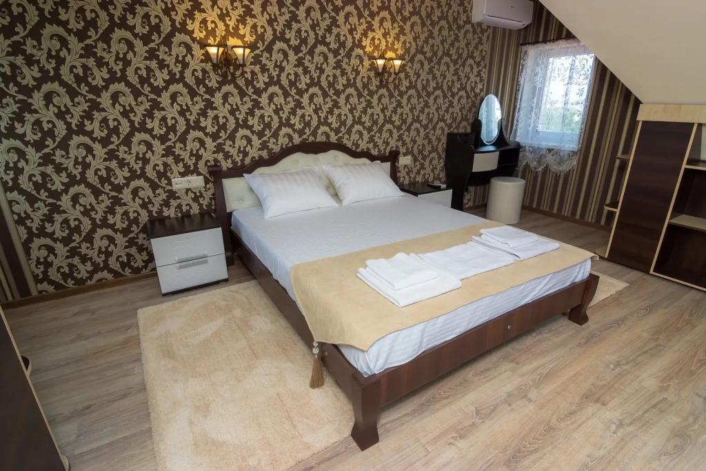 Двухместный люкс Corner Duplex с балконом (двуспальная кровать)