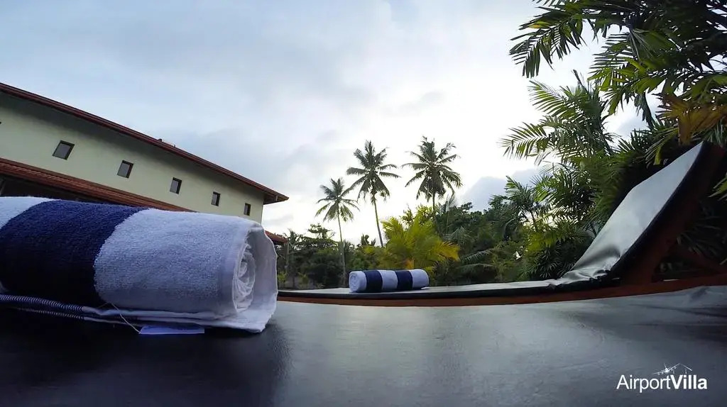 Airport Villa